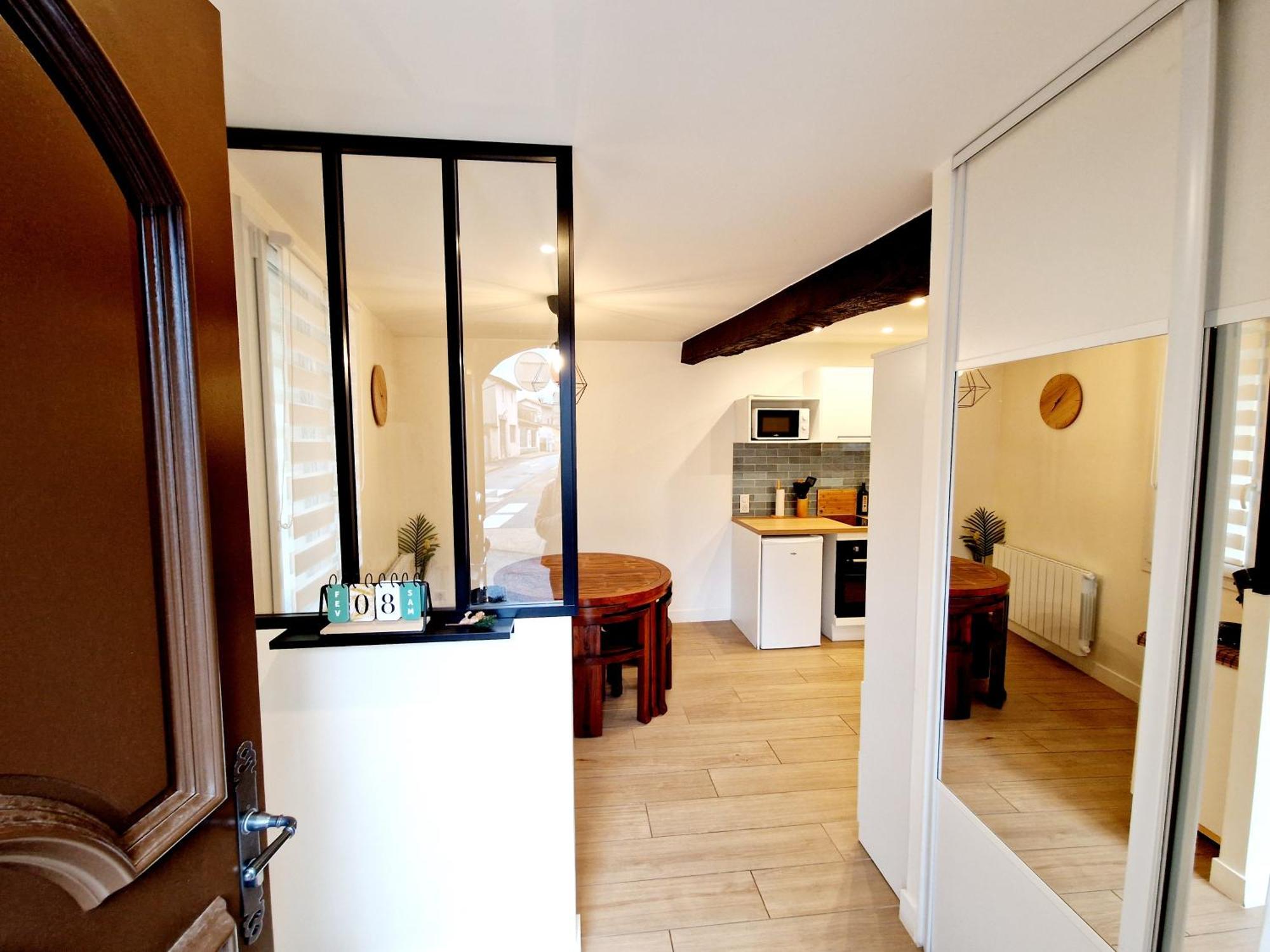 Studio Entierement Equipe Cailloux-sur-Fontaines Exterior photo